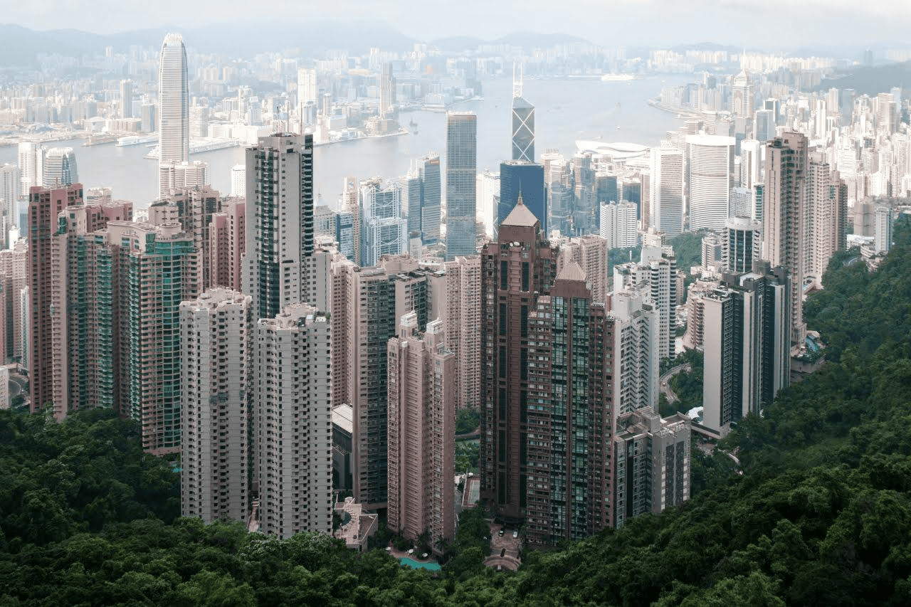 Вид на город с пика Виктория Вид на небоскребы с пика Виктория